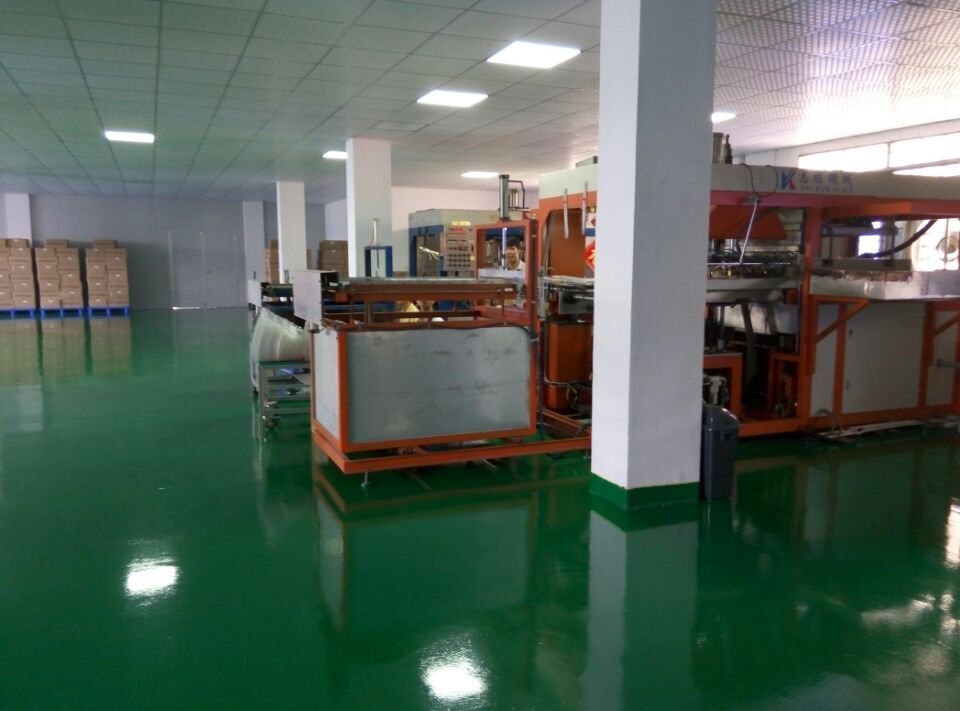 这些就是在东莞开一个吸塑厂所需要准备的东西.jpg 佰富彩包装车间图.jpg